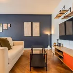Bel Bien Situe Avec Balcon Et Parking Apartment