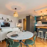 Bel Bien Situe Avec Balcon Et Parking Apartment Lille