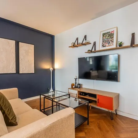 Bel Bien Situe Avec Balcon Et Parking Apartmán Lille