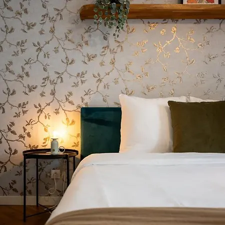 Bel Bien Situe Avec Balcon Et Parking * Lille