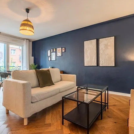 Bel Bien Situé Avec Balcon Et Parking Appartement Lille