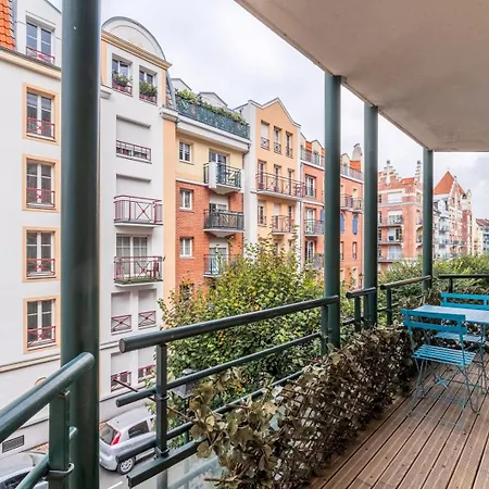 Bel Bien Situe Avec Balcon Et Parking Apartamento