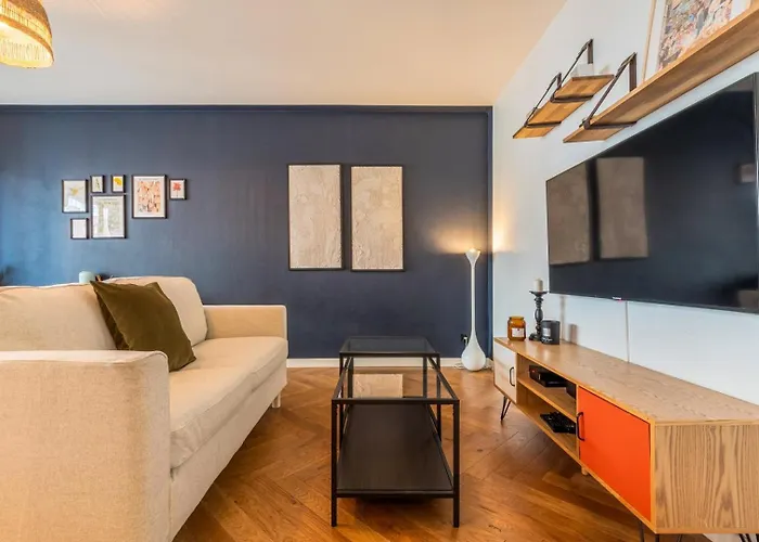 Bel Bien Situe Avec Balcon Et Parking Lejlighed