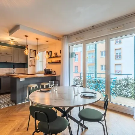 Bel Bien Situé Avec Balcon Et Parking Appartamento *